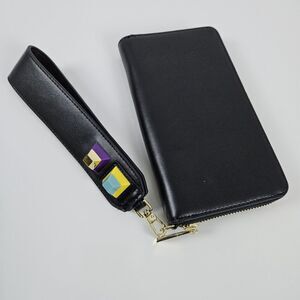 KC Jagger‎ Black Wallet/Wristlet NWOT Leather Zip Around Gold Colored Hardware